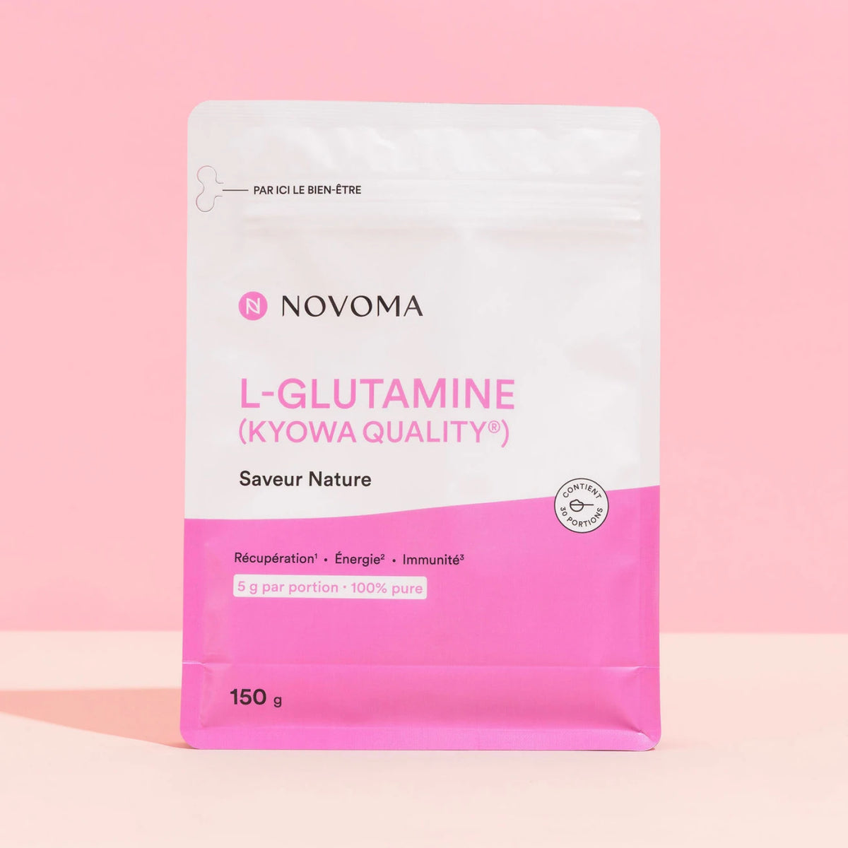 Sachet de L-Glutamine Novoma sur fond rose