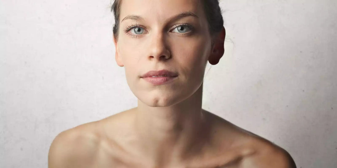 Complément alimentaire peau sèche : quels nutriments pour une hydratation optimale ?