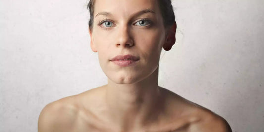 Complément alimentaire peau sèche : quels nutriments pour une hydratation optimale ?